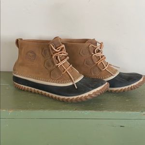 Sorel Out and about boots size 9